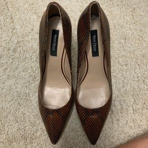 NINE WEST SNAKESKIN PUMPS